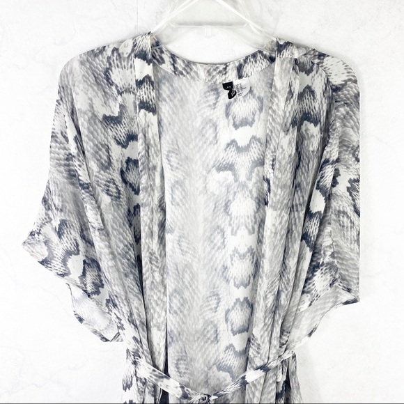 [H&M] - Picture 2 of 3